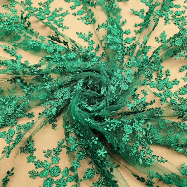 Tessuto Tulle ricamato doppio smerlo motivo floreale verde prato