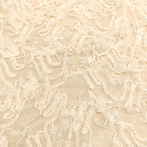 Tessuto Tulle mano seta ricamato motivo astratto 3d bianco seta
