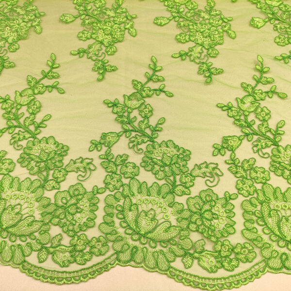 Tessuto Tulle mano seta ricamato motivo floreale mela