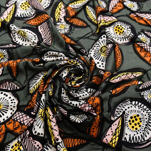 Tessuto Viscosa a fantasia motivo etnico verde - nero - ruggine