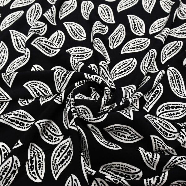 Tessuto Viscosa a fantasia motivo floreale nero - bianco