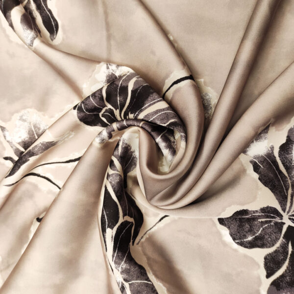 Tessuto Satin elasticizzato a fantasia motivo floreale tortora - grigio