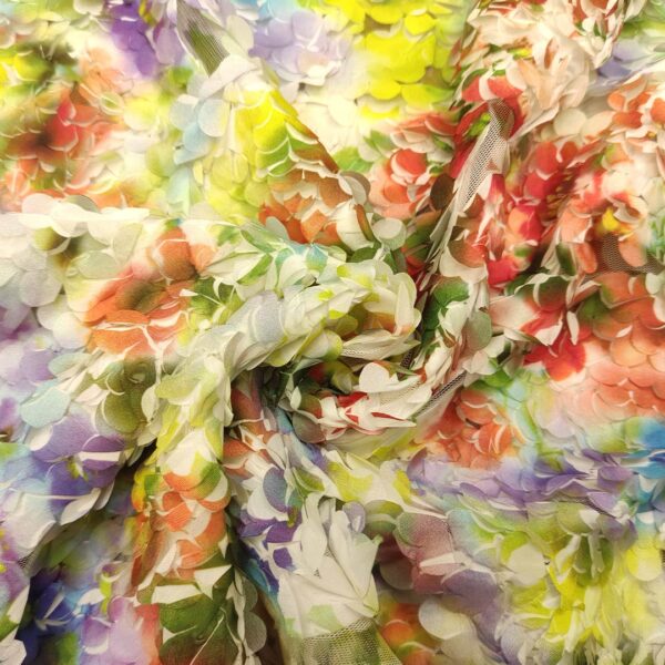 Tessuto Tulle mano seta ricamato con petali in 3D a fantasia motivo floreale giallo - viola - arancione
