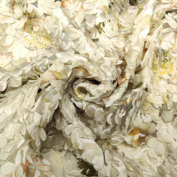 Tessuto Tulle mano seta ricamato con petali in 3D a fantasia motivo floreale verde militare - salvia - giallo