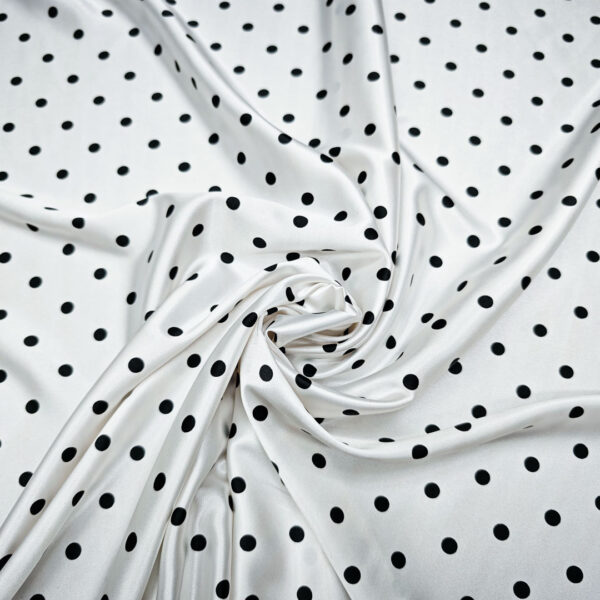Tessuto Satin a fantasia motivo pois bianco - nero
