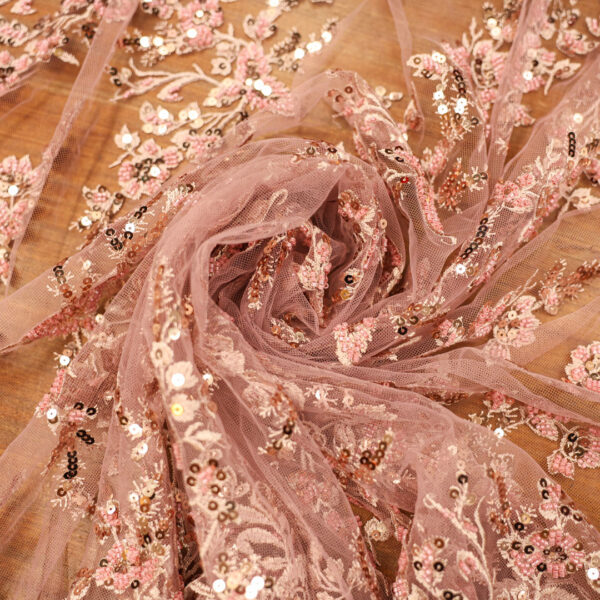 Scampolo Tessuto tulle ricamato motivo floreale rosa