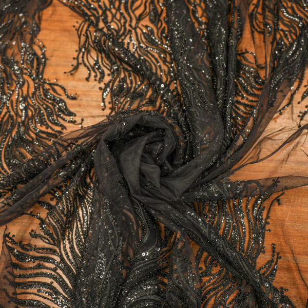 Scampolo Tessuto tulle ricamato nero