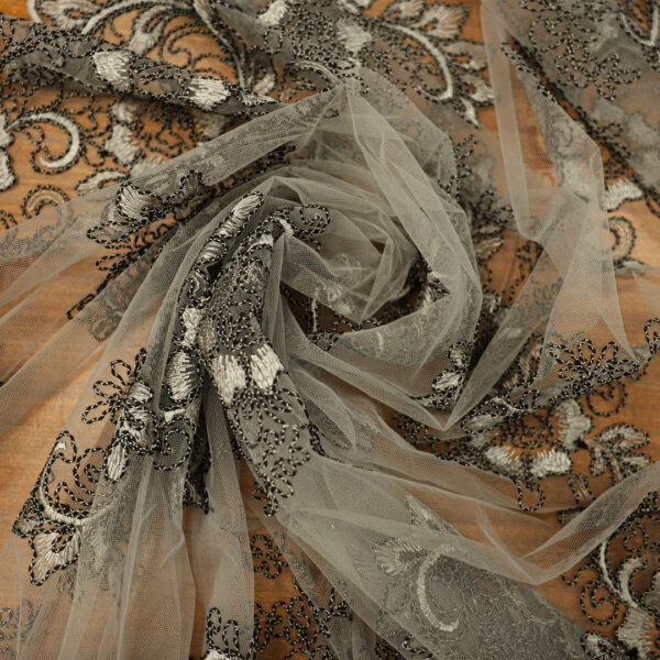 Scampolo Tessuto tulle ricamato grigio - nero