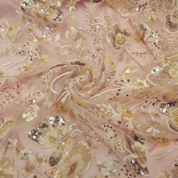 Tessuto Tulle mano seta ricamato con paillettes e con perline motivo floreale rosa baby giallino