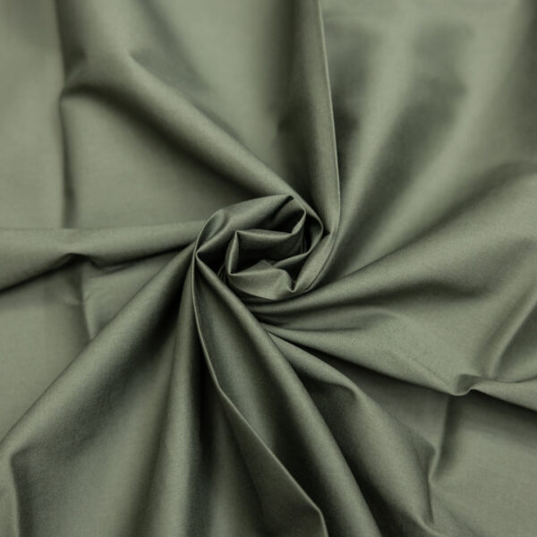Tessuto Popeline di cotone tinta unita verde militare